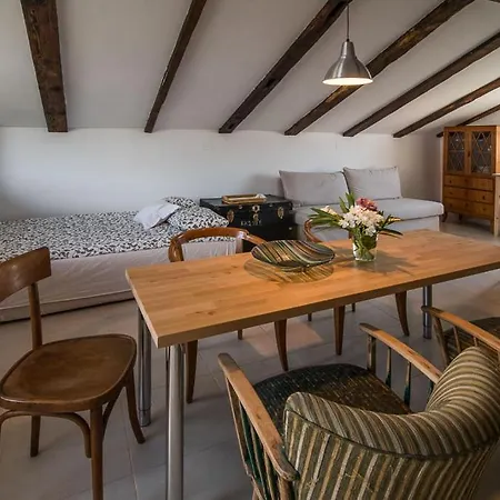 Popovic Apartment *